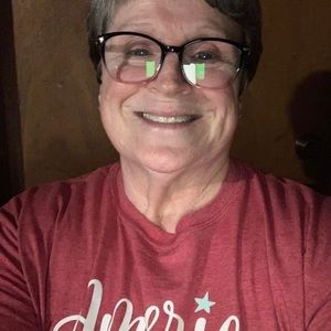 Meet your Posher, Debbie